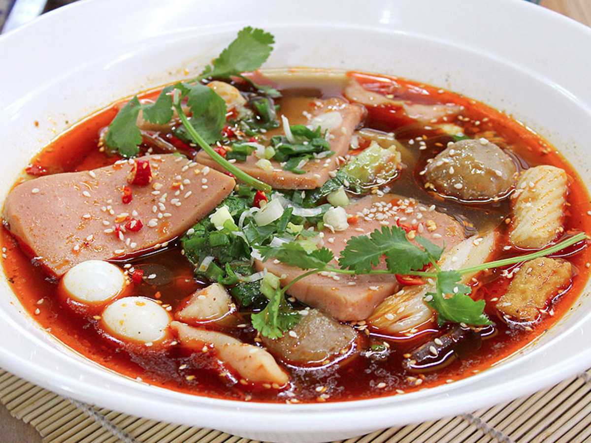 三顾冒菜合欢树店