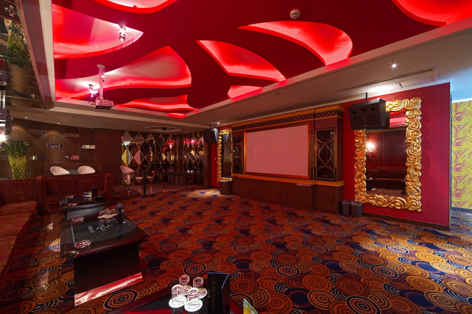 卡迪乐量贩式ktv